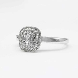 Eleganter Weißgold-Ring mit Zirkonia-Pavé im Wellen-Design